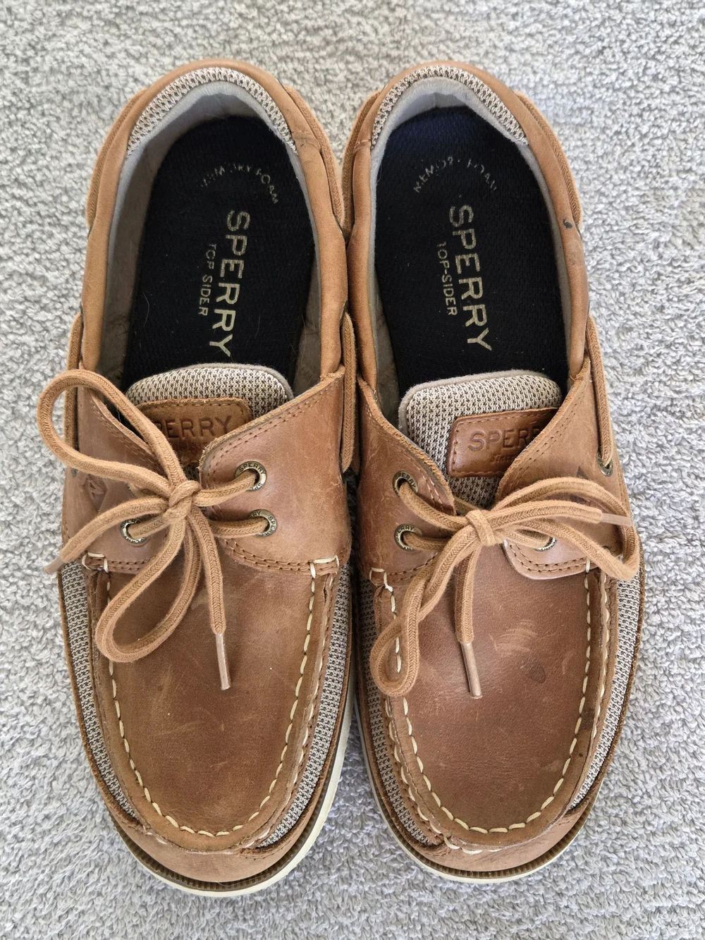 Sperry Men's Chestnut Leather Deck Shoes with Laces. Size 8.5
